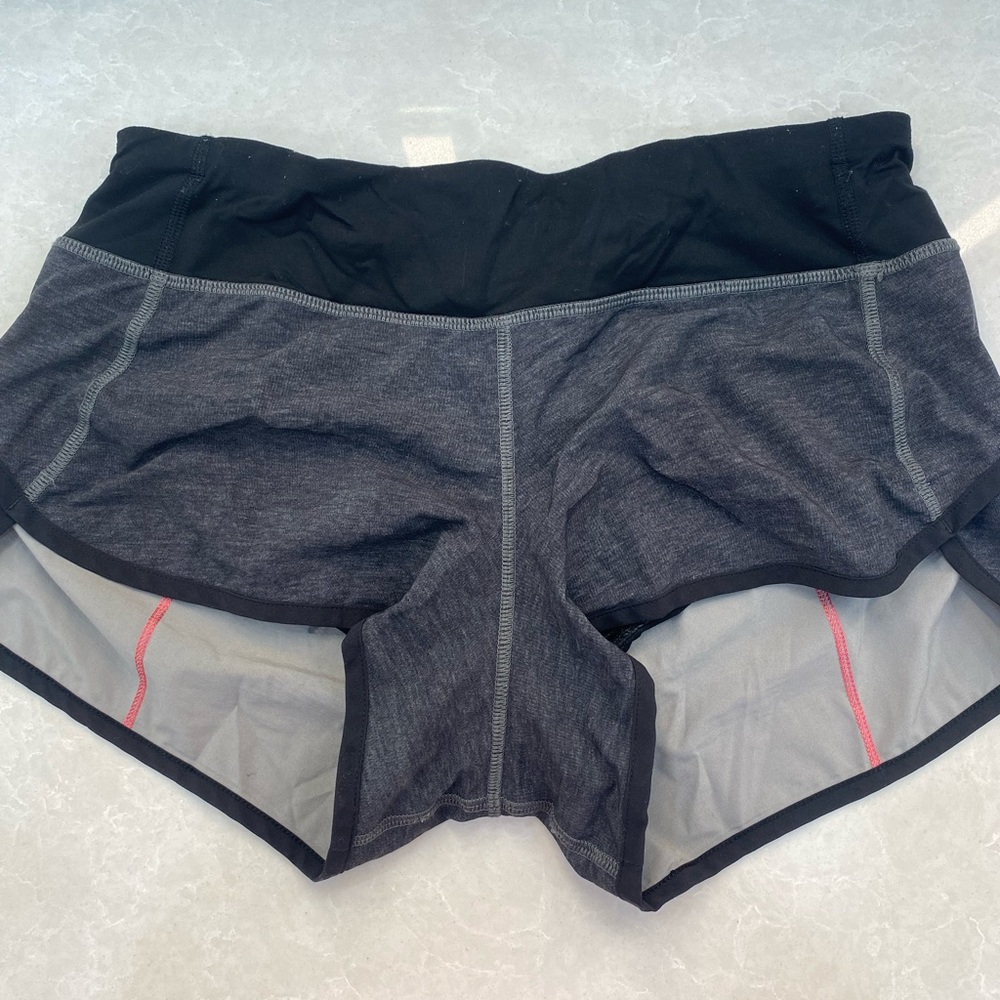 lululemon speed up low rise 2.5 inch shorts